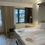 Polku 4*