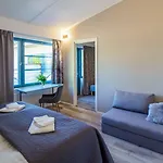 Polku 4*